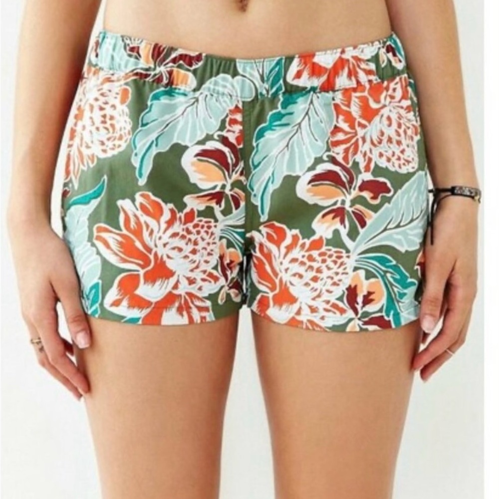 Patagonia Floral Elastic-Waist Shorts in Olive, Coral & Teal size m